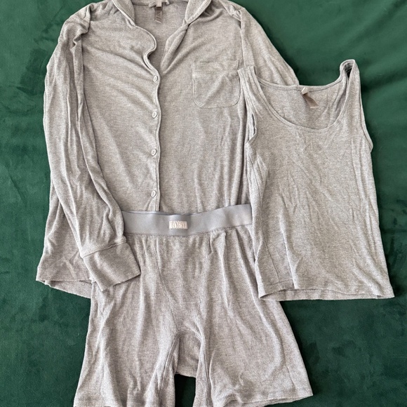 SKIMS pajama set - Picture 3 of 3